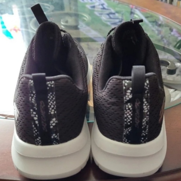 Men's Skechers size 9 - Picture 4 of 6